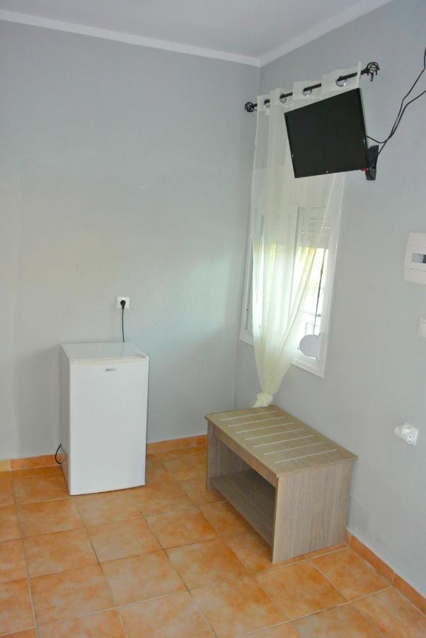 Kremasti Rooms Exteriör bild